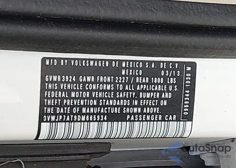 2013 Volkswagen Beetle 2.5L z USA, uszkodzony, nr VIN 3VWJP7AT9DM665934